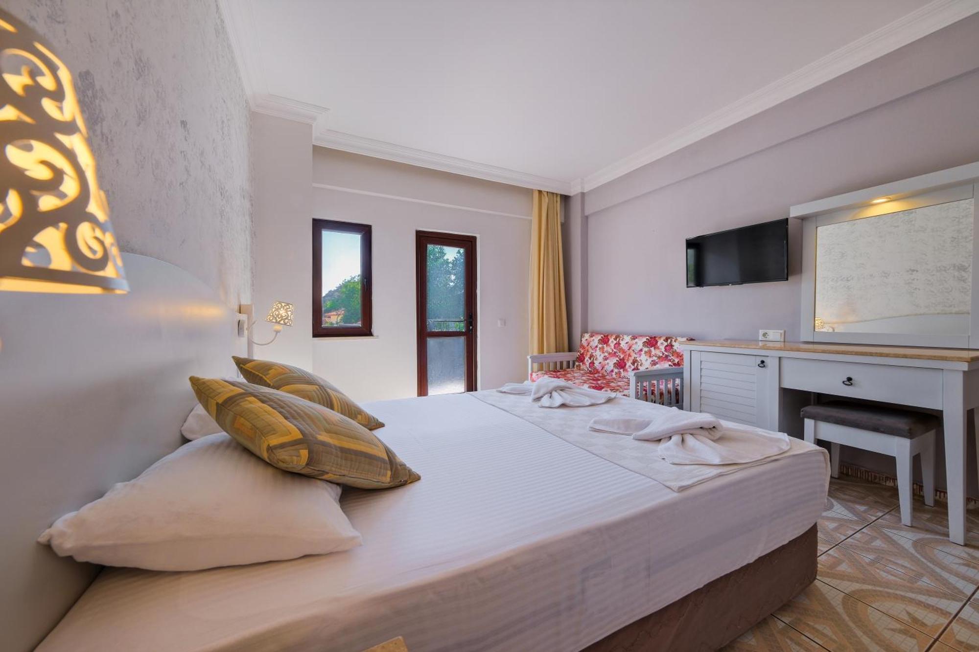 Majestic Hotel โอลลุนเดนิซ ภายนอก รูปภาพ